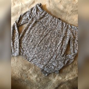 🌟Plus size off the shoulder long sleeve top